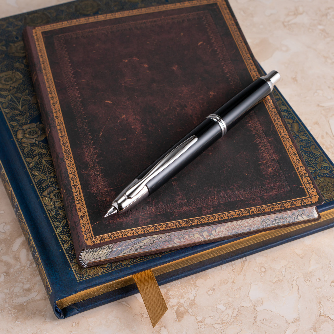 Pilot Vanishing Point - Black w/ Rhodium Trim