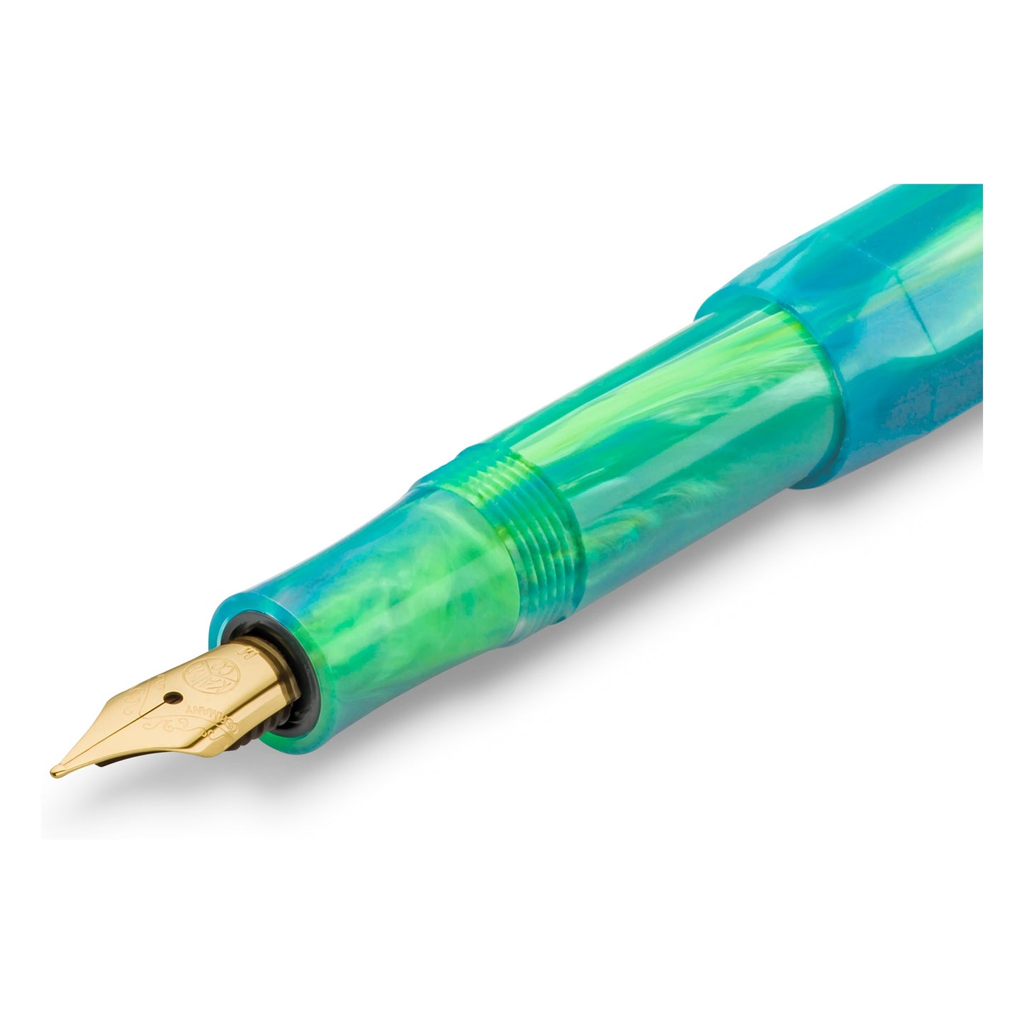 Gold-plated nib and marbled grip section on the Kaweco Collection Sport Marble Ocean fountain pen
