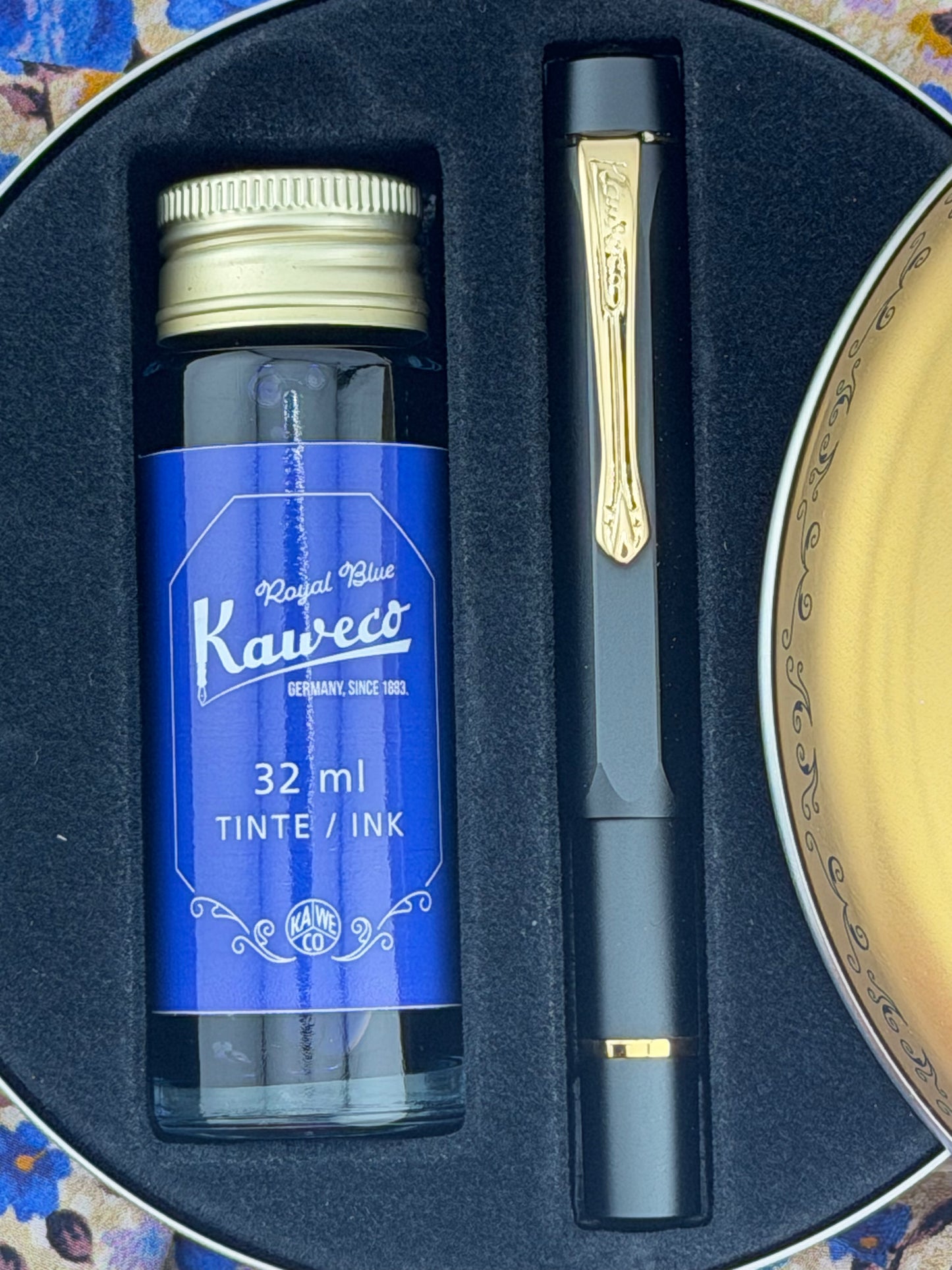Kaweco Piston Sport Gift Set - Black/Gold Set (Pen + 32mL Ink Bottle)