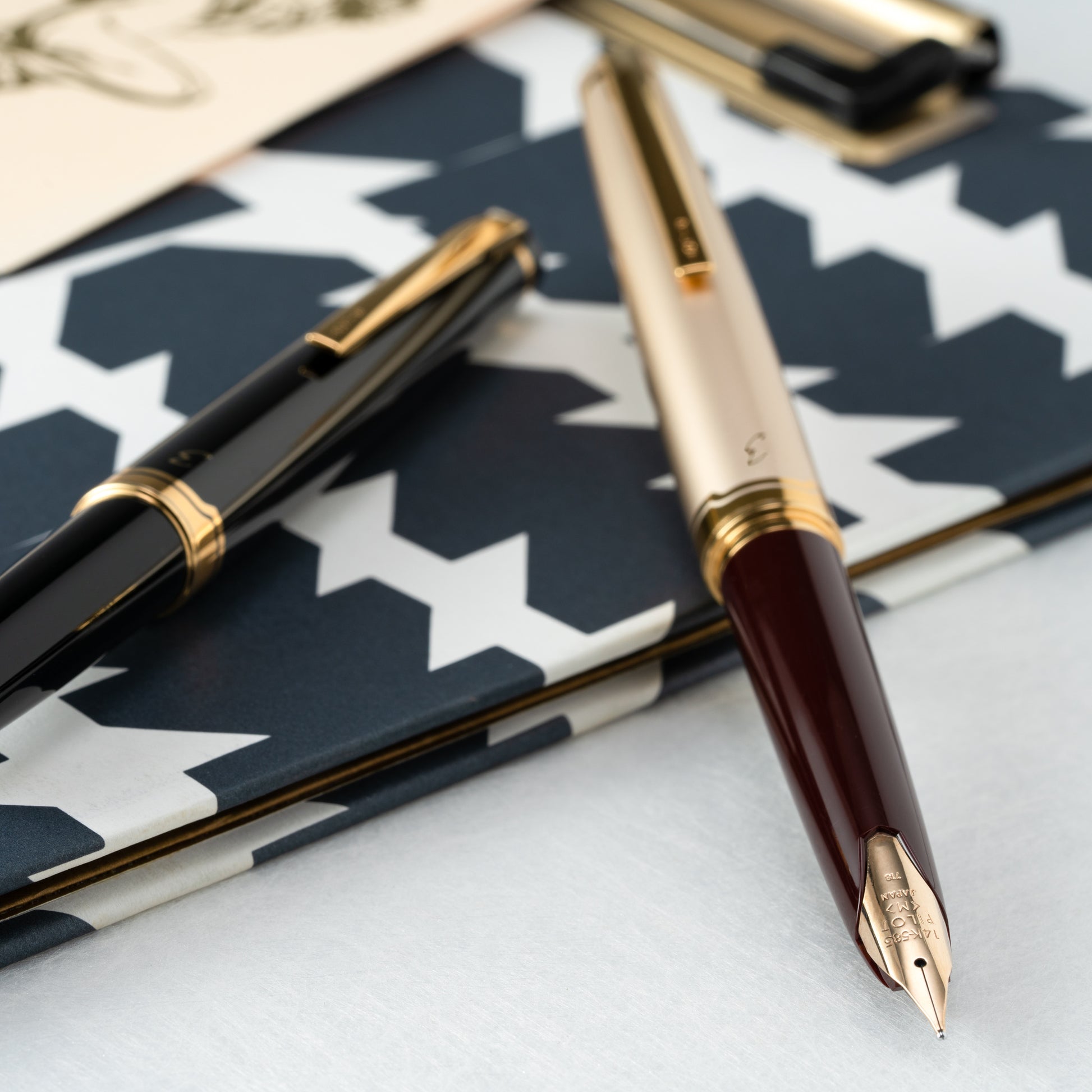 Pilot E95S Fountain Pen - Burgundy/Ivory