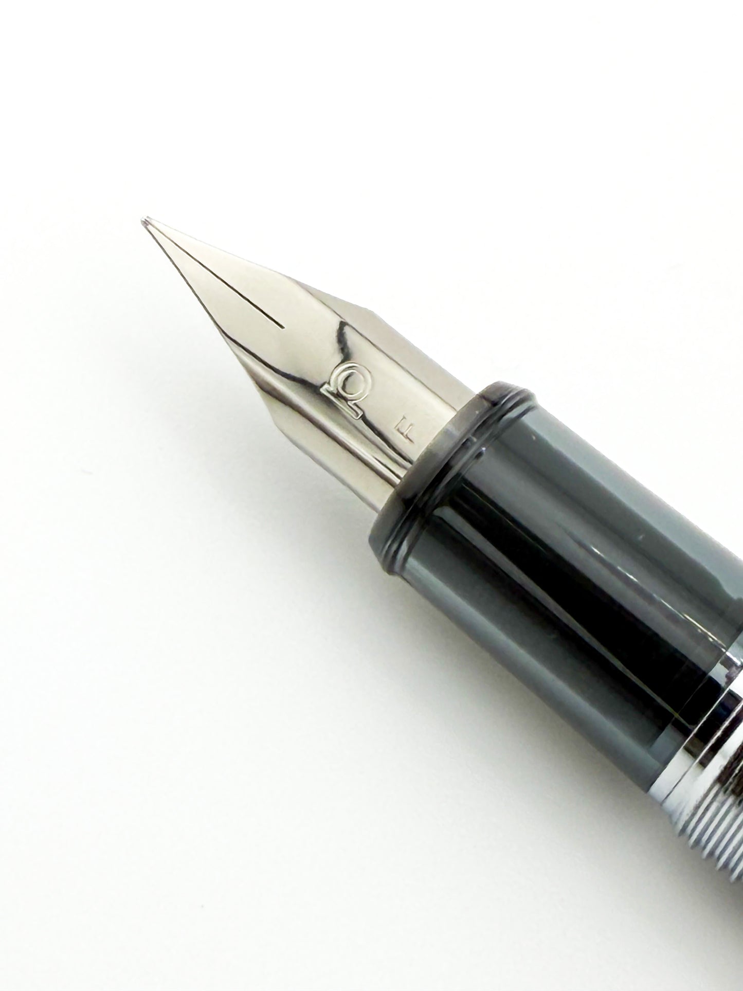 Platinum Procyon - Carmine Red